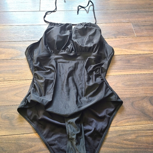 Black halter swim suit - Picture 1 of 2